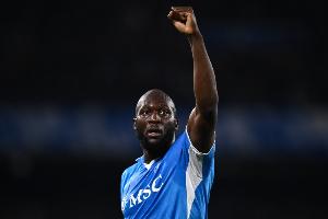 开云体育网页版-那不勒斯前总监：卢卡库如果接受手术，最多可能缺席八个月时间