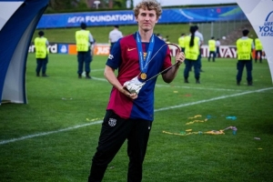 开云体育手机登录-世体：巴萨B队将与19岁美国小将阿德里安-吉尔续约1年